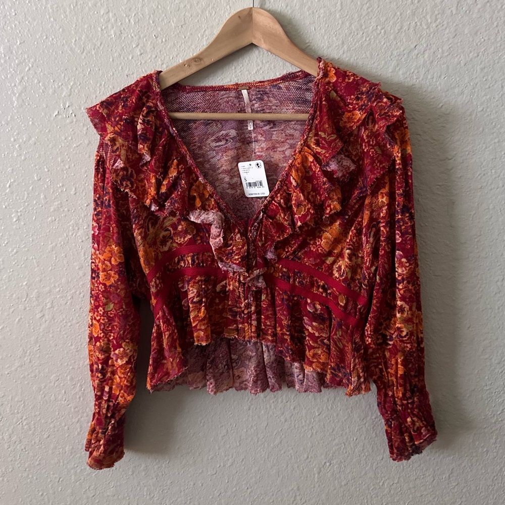 Free People Red Floral Rudi Boho Peasant Ruffle Blouse Size S NWT Cropped Cardi